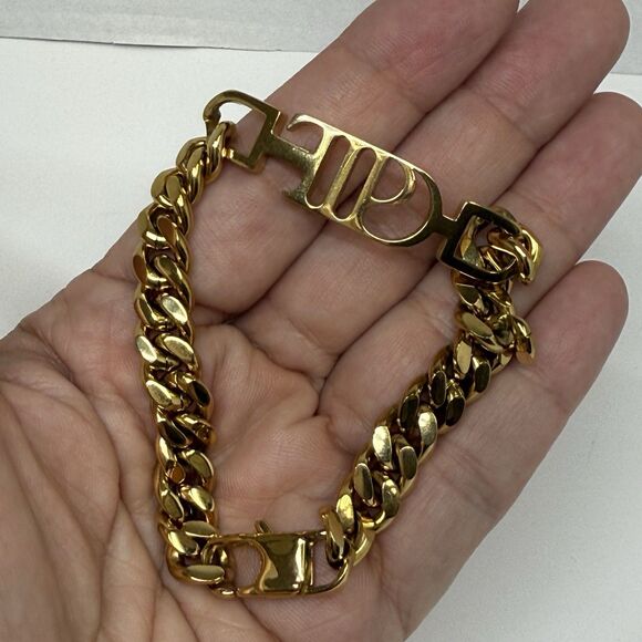 Taylor Swift The Tortured Poets Department Gold Chain Bracelet - Picture 5 of 7